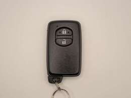 ◆三重県最大級の大型屋内中古車センター♪ヴァーサス鈴鹿店です♪オールジャンルの展示車が盛り沢山です♪在庫の無い車両のオーダーも受け付けます♪電話→059-384-5050までお問合せ下さい◆