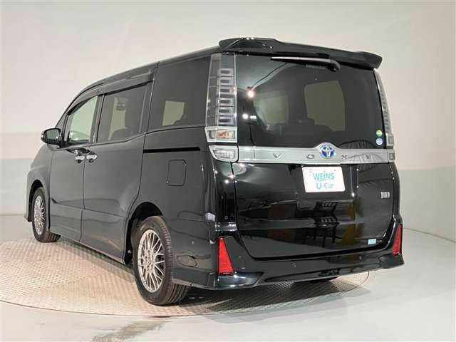弊社の商品車両は横浜本牧にあります本部で隅々までチェックを行い、トヨタの厳しい商品基準をクリアした車両を展示しています。ご安心してお選びいただけます。