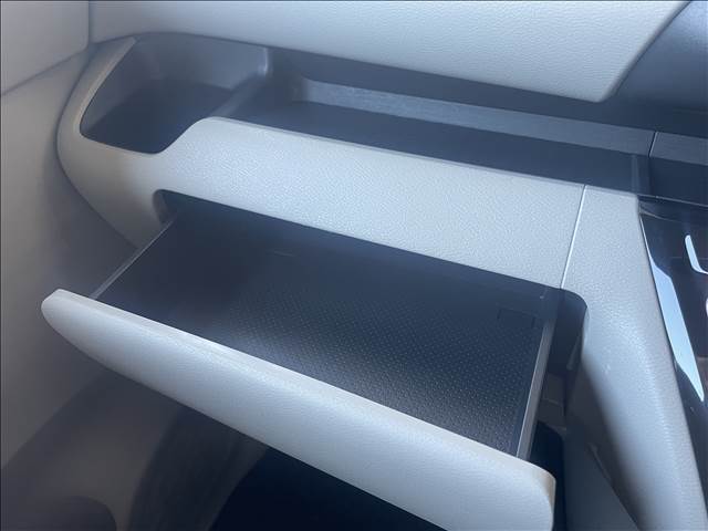 ご納車後も安心、安全なお車にお乗りいただく為にお得な保証パックもご用意しております。軽スマイルは、ご成約から納車後までお客様の大切なお車のサポートをさせていただきます！