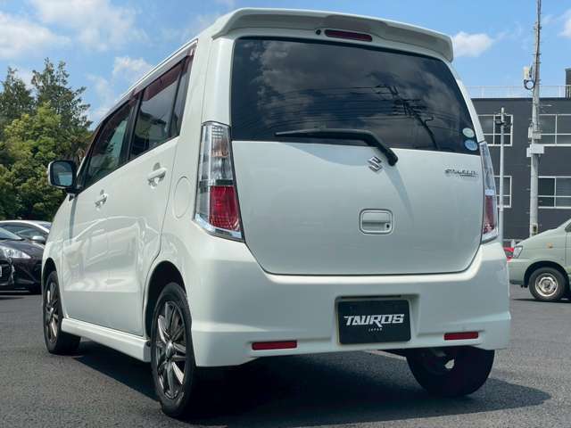 LINEでお問い合わせを受付中！TaurosJapanで検索！トークルームからお気軽にお問い合わせください！