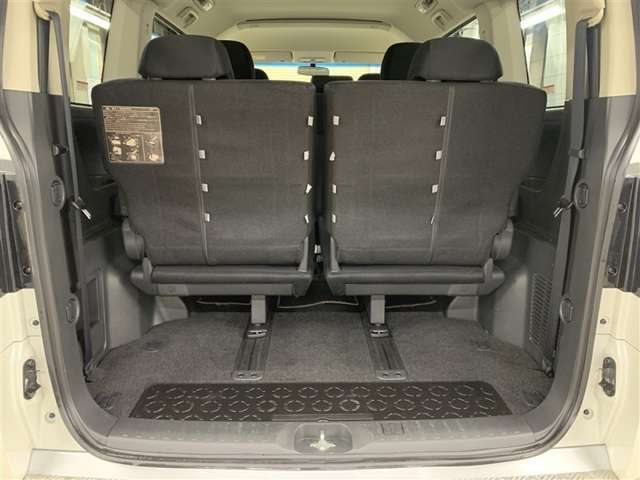 使いやすさ満載のラゲージスペースです。