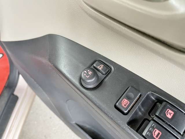 認定整備工場完備！　納車整備からアフターフォローまでお任せください　車検整備、ETC等の用品取付もお任せください
