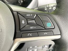 【レーダークルーズコントロール】高速道路での長距離走行が楽に！！自動で速度を保つクルーズコントロールが、衝突軽減システムと連携し、前方の車両を感知して車間を保つように速度調節してくれます！！