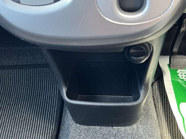 納車前には併設しております整備工場にて法定点検整備を行なってお渡ししております。