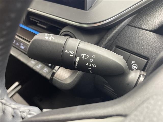 【運転席操作部】『運転席周辺の装備』の画像になります。快適なドライブを楽しむための機能が装備されています！運転席から触れるので使いやすいです！