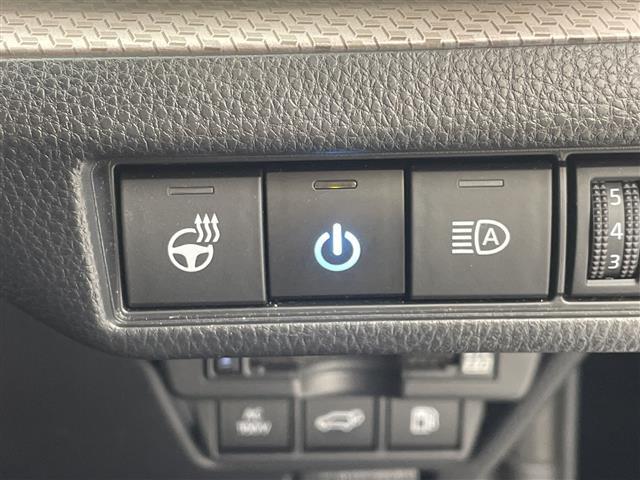 【運転席操作部】『運転席周辺の装備』の画像になります。快適なドライブを楽しむための機能が装備されています！運転席から触れるので使いやすいです！