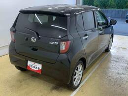 当店では車両本体価格以外に、諸費用を含めた支払総額も表示しておりますので、お客様の予算にピッタリのおクルマお選びができます。コーティングやJAFをセットにしたオトクな購入パックも好評です。