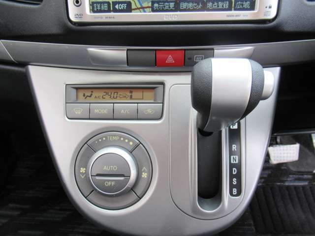 ☆空調は夏冬快適フルオートエアコンです