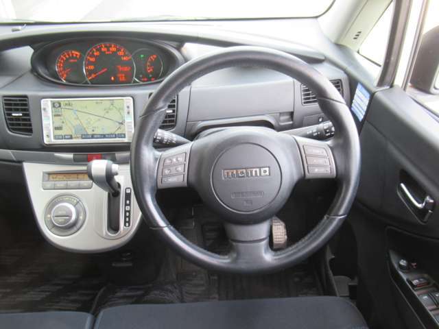 ☆純正革巻きMOMOステアリング！！