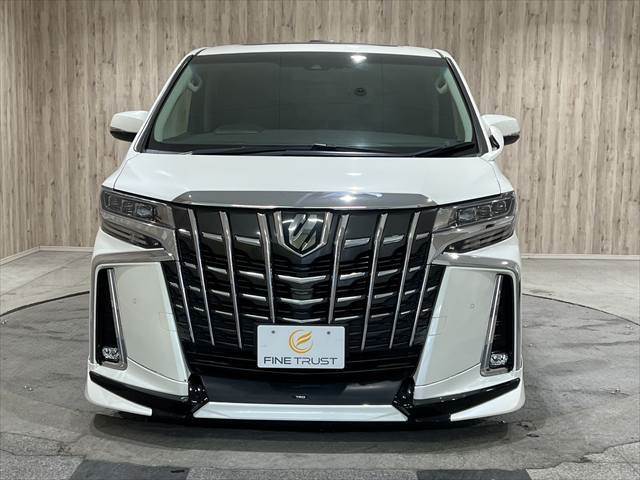 当社自慢のお車です。装備・機関系チェック済み♪横にこの車のセールスポイントを、写真と説明でアピールしてあります♪まずはご覧になってください。