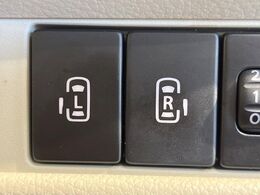【両側パワースライドドア】スマートキーや運転席のスイッチで後席両側スライドドアの開閉が可能♪電動だから力を入れてドアを開ける必要が無く、小さなお子様でも簡単に開け閉めでき快適です♪