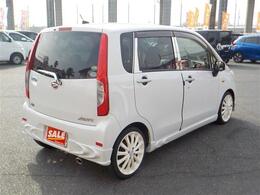 ☆☆☆【プライバシーガラス装備で後席シートに座る方を紫外線から守ります】★★★