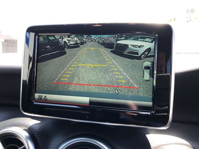 ☆バックカメラ☆　便利なバックカメラで安全確認もできます♪駐車が苦手な方にもオススメな便利装備です♪
