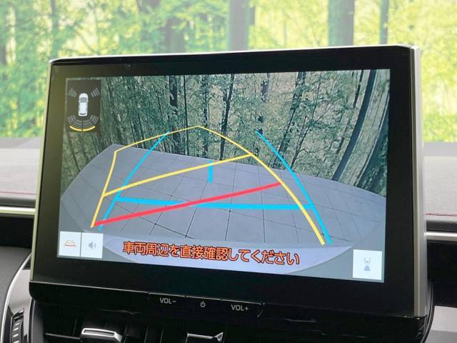 【バックカメラ】駐車時に後方がリアルタイム映像で確認できます。大型商業施設や立体駐車場での駐車時や、夜間のバック時に大活躍！運転スキルに関わらず、今や必須となった装備のひとつです！