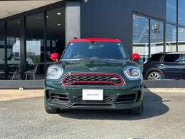 ヘッドライト・フォグランプはLEDです。とても明るく長寿命です。白い光で高輝度。暗闇での視認性に優れています。