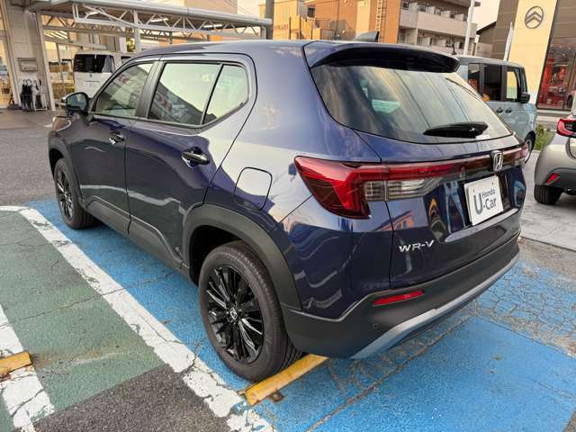 一貫して厚みのあるボディー造形