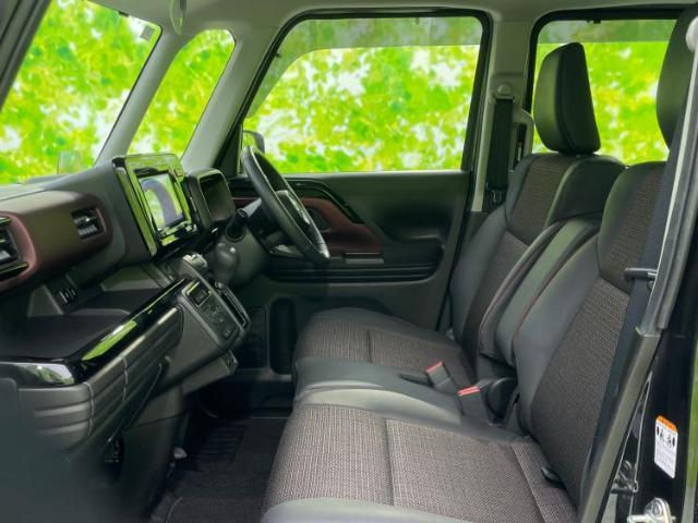 WECARSでは各商談席に大型モニターをご用意しております！見やすい大画面でゆったりと全国の在庫をご覧いただけます！是非ご来店お待ちしております！