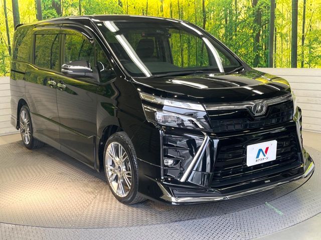 大好評のボディコーティング「弾スプラッシュコート」もご納車までに施工可能。通常のガラスコートと異なる、耐久年数6年の無機質ガラスコーティングが、ボディをキレイな状態に保ってくれます。