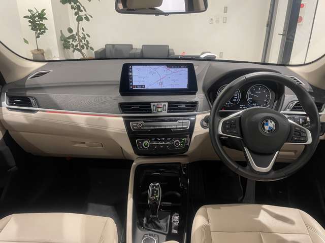 時を経ても深い魅力を放ち続けるBMW。より快適にお乗り頂くために、3つのサポートプログラムをご用意しております。※認定中古車保証は登録日より最長4年間まで延長が可能です。