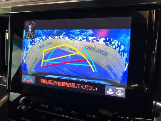 【バックカメラ】駐車時に後方がリアルタイム映像で確認できます。大型商業施設や立体駐車場での駐車時や、夜間のバック時に大活躍！運転スキルに関わらず、今や必須となった装備のひとつです！