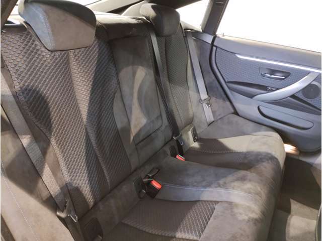 【エアバック】BMWのエアバックやその他の安全装備は、互いに補完しあう事で徹底した安全性を貫きます。万一の事故の際にそれぞれ最適な保護を提供してくれます！