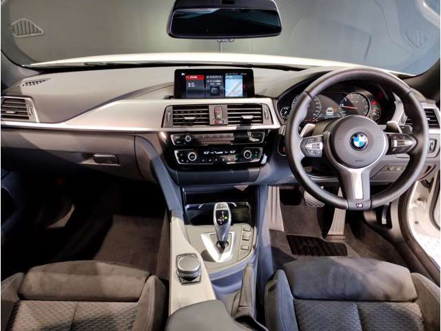 ☆センターパネルを運転席側に僅かに傾けたBMW独特のインパネ☆【駆け抜ける歓び】はここからもスタートしております☆