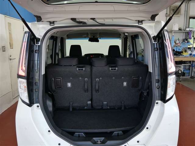 ラゲッジスペースも広く、とっても便利です。BBQやキャンプ、それにゴルフバック！アクティブに動かれるお客様の強い見方です