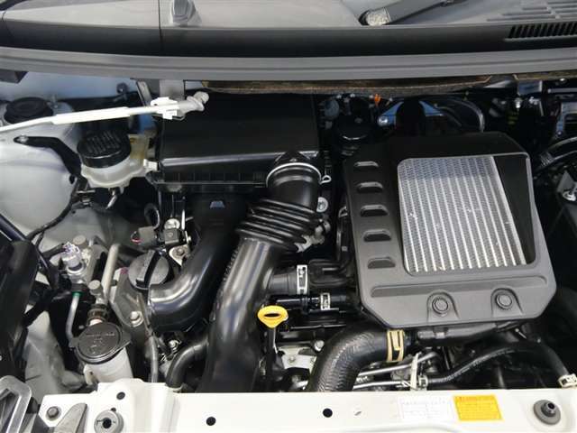 エンジンルームも徹底洗浄！！もちろん、しっかり整備してからご納車いたします