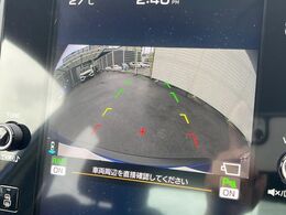 【バックカメラ】駐車時に後方がリアルタイム映像で確認できます。大型商業施設や立体駐車場での駐車時や、夜間のバック時に大活躍！運転スキルに関わらず、今や必須となった装備のひとつです！