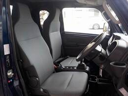 4WD☆5速MT☆ストラーダSDナビフルセグTV☆Bluetooth☆ETC☆オーバーヘッドコンソールBOX☆誤発進抑制機能☆ヘッドライトレベライザー☆ABS☆禁煙車★試乗予約承り中★