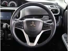 ステアリングリモコン装備