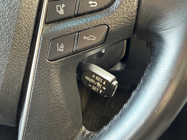 レーダークルーズコントロールも備わっておりますので、長距離運転の時にはドライバーの負担も軽減してくれます。