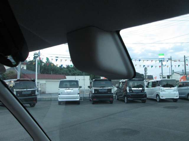 気になった車はお早目にお問い合わせを♪ご連絡頂ければ一時的に優先でご案内させて頂きます。気になった物件がすぐに売れてしまう事もあります。中古車は一物一価ですので、是非理想の1台を手にしてください♪