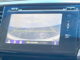 【バックカメラ】駐車時に後方がリアルタイム映像で確認できます。大型商業施設や立体駐車場での駐車時や、夜間のバック時に大活躍！運転スキルに関わらず、今や必須となった装備のひとつです！