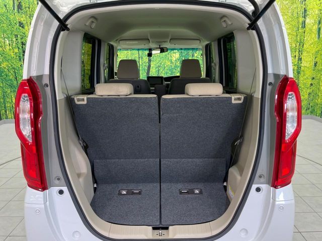 普段のお買い物や通勤、送迎等に十分な荷室スペースを確保しております。セカンドシートを倒すと、大きな荷物の積載も可能です♪