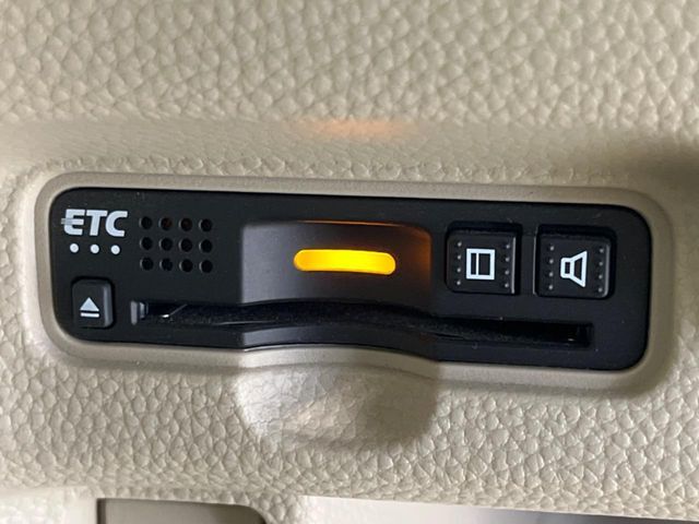 【ETC】高速道路の料金所をストレスなく通過！話題のスポットやサービスエリアに多い「スマートIC」利用時は必須のアイテムです。当店でセットアップを実施、ご納車当日からすぐにご利用いただけます！