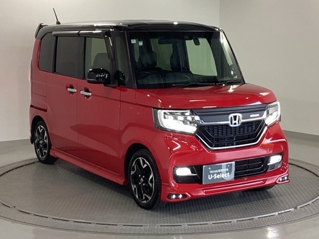 ドアミラーにLEDウインカーがついているので、周囲にアピールできますね。