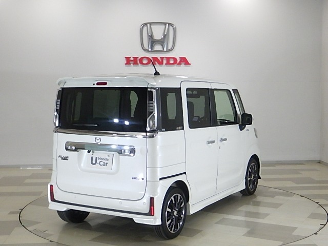 【車両状態証明書付】より安心してご購入頂く為、第三者機関による車両状態証明書を見ながら実車確認できます（フロントガラスのA1減点はほとんどの中古車にあるミリ単位の飛び石傷ですのでご安心下さい）。