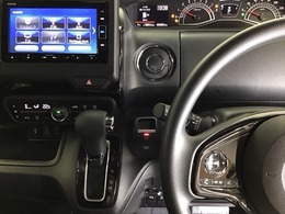 ホンダ純正メモリーナビ搭載なので、遠方へのドライブもお任せ下さい！ステアリング左手側にオーディオ関連のコントロールスイッチを配置しています。操作時は視線を逸らすことなく運転に集中できます