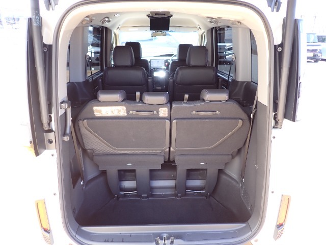 ◆定員乗車時のカーゴルームです。普段のお買い物の荷物やたくさんの収納が可能です。
