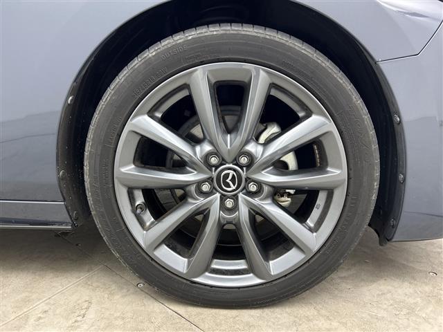 【タイヤ・ホイール】足回りもかっこよく決まってます！社外のアルミやスタッドレスタイヤも取り扱いございます！！ドレスアップもカスタマイズもお任せください！！