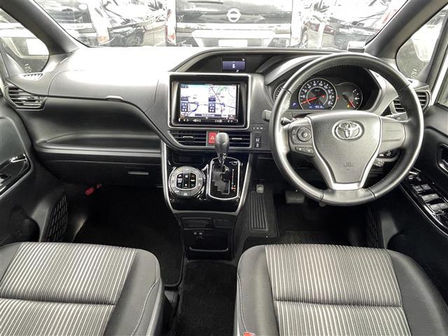 【インパネ全体】全方位で視界が広く、高い目線で運転もしやすいです！