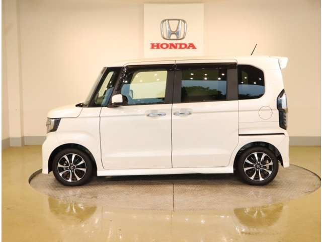 車両状態証明書付き車両です。車両状態を検査員が評価をし、結果を点数で表示しております。1台1台プロの目で事細かにチェックしている車両ですので、ご安心してお買い求めしていだけます。