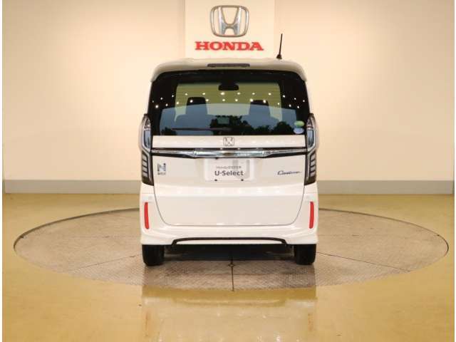 ご納車までの期間ですが、県内のお客様は1、2週間、県外のお客様は2、3週間ほどでご納車が可能となります。但し、お支払いや書類の状況によっては多少の前後もありますので、その際には何卒ご了承下さい。