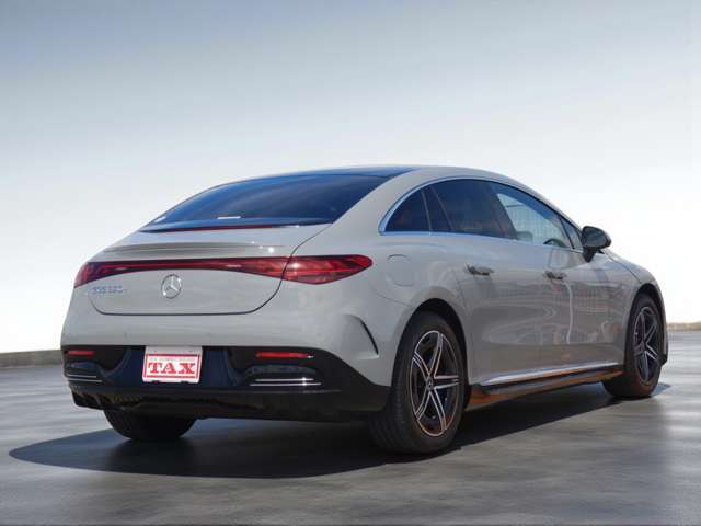 ボディカラーは昨今人気上昇中のパステル系グレーのMANUFAKTURアルペングレー