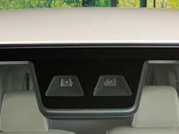 【スマートアシスト】走行中に前方の車両等を認識し、衝突しそうな時は警報とブレーキで衝突回避と被害軽減をアシスト。より安全にドライブをお楽しみいただけます。