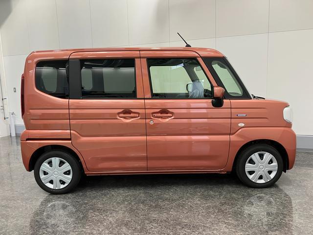 後席両側電動スライドドア☆開け閉めの際に隣の車や壁にぶつける心配もありません。