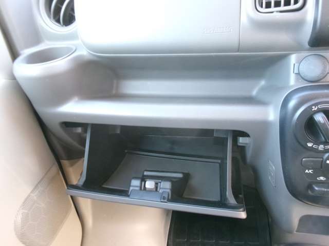 収納スペ-スが充実してます。車内も整理整頓でスッキリ出来ますね！