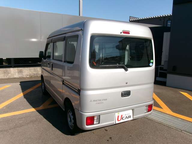 当店では車の販売に加え、保険、JAFも取り扱っています。お客様のご要望に添い保険プランをご提案させていただきますので是非ご相談ください。