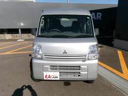 当店は諸費用も含めた総額表示を行っております。諸費用には車庫証明費用が含まれています。また、店舗納車を推奨しておりますので納車費用は含まれておりません。